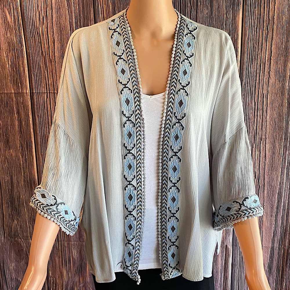 Forever 21 light blue embroidered tunic kimono size small flowy summer